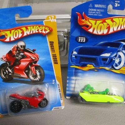 Lot 81 - Hot Wheels Die Cast Cars & Motorcycle