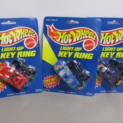 Lot 85 - Hot Wheels Die Cast Cars & Light Up Key Ring
