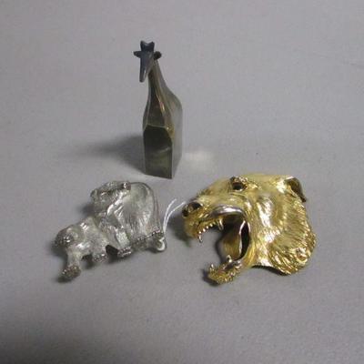 Lot 73 - Christopher Ross Gold Plated Belt Buckle & Dansk Giraffe & Polar Bear Belt Buckle