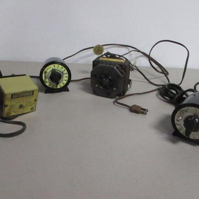 Lot 78 - Auto Power Toy Transformer & Vintage Timers