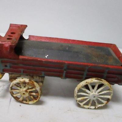 Lot 112 - Cast Iron Horse and Carriage Clydesdale Budweiser Wagon!