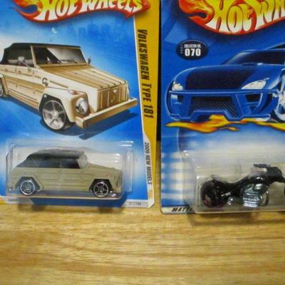 Lot 96 - Hot Wheels Die Cast Cars & Motorcycles