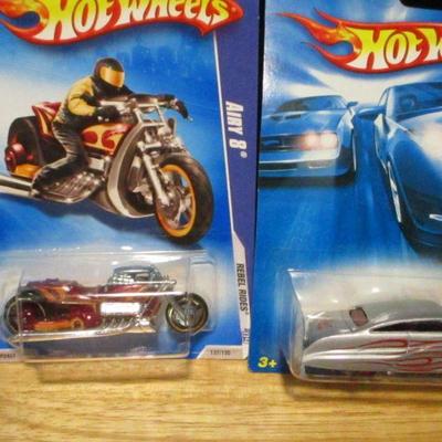 Lot 96 - Hot Wheels Die Cast Cars & Motorcycles