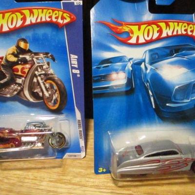 Lot 96 - Hot Wheels Die Cast Cars & Motorcycles