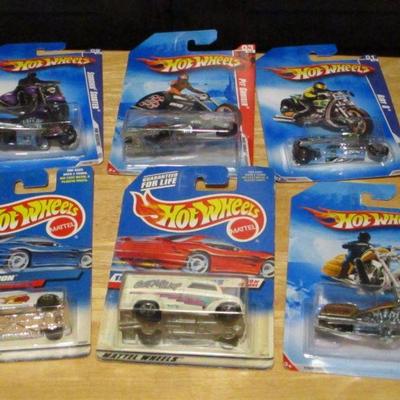 Lot 99 - Hot Wheels Motorcycles & Cars