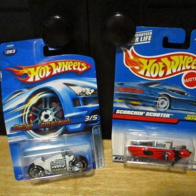 Lot 102 - Hot Wheels Cars & Motorcycles