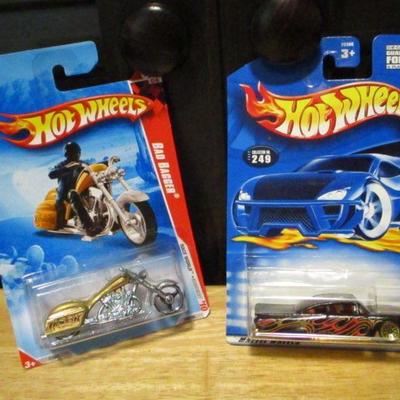 Lot 103 - Hot Wheels Cars & Motorcycles