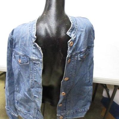 Lot 147 - Levi Strauss Signature Jean Jacket