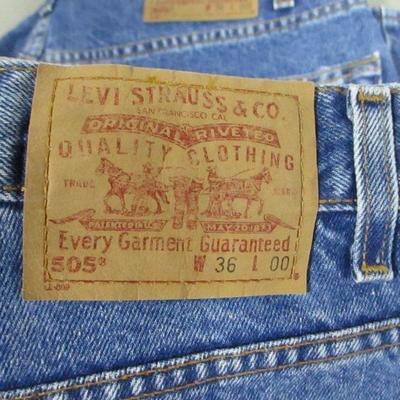 Lot 165 - Levi Jean Shorts