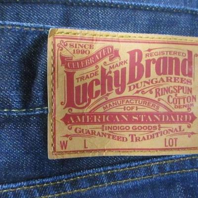 Lot 168 - Lucky Brand & St Johns Bay Jeans