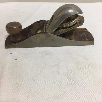 Lot 248 - Veritas Scraper & Pair of Stanley Planers