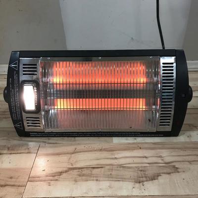 Lot 264 - Quartz Heater with Light