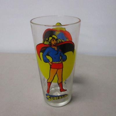Lot 110 - Super Girl Collectible Glass