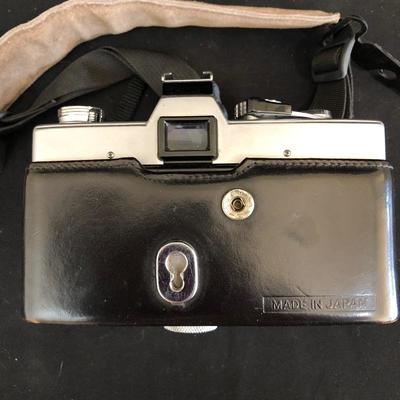 Lot 281- Vintage Brownie and Minolta