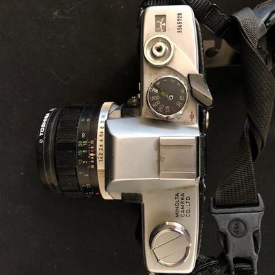Lot 281- Vintage Brownie and Minolta