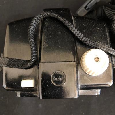 Lot 281- Vintage Brownie and Minolta