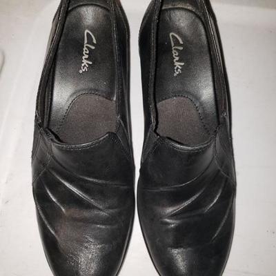 Black Leather 6 1/2 Womans Shoes