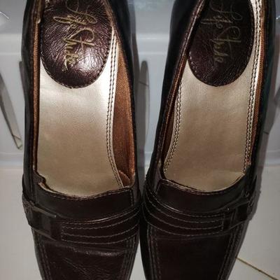 Brown 6 1/2 Leather shoes