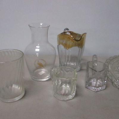 Lot 188 - Home Decor Glassware