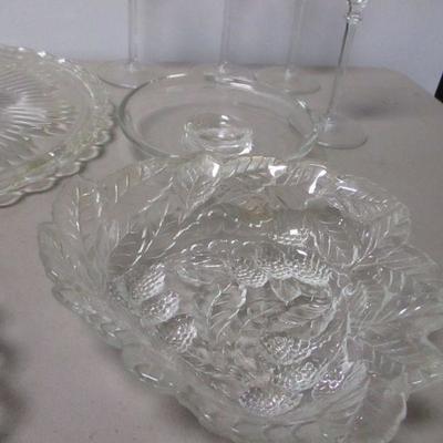 Lot 188 - Home Decor Glassware