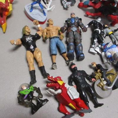 Lot 121 - Variety Of Action Figures