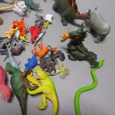 Lot 124 - Animal Toy Lot Dinosaurs & More
