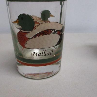 Lot 198 - Mallard Budweiser Glasses & Mugs