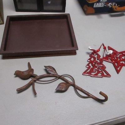 Lot 202 - Jewelry Box Display Box & Home Decor items