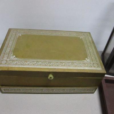 Lot 202 - Jewelry Box Display Box & Home Decor items