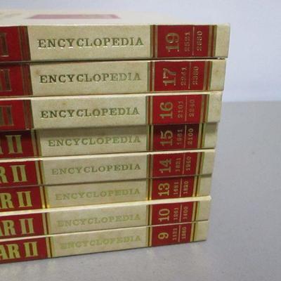 Lot 213 - Illustrated World War II Encyclopedia