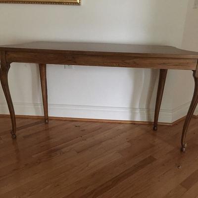 Lot 7 - Thomasville Entryway Table