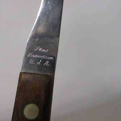 Lot 219 - Bowls, Knives, Cups