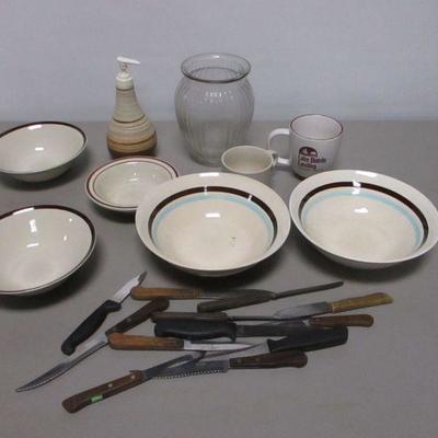 Lot 219 - Bowls, Knives, Cups