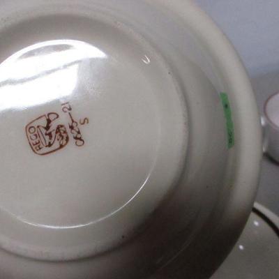 Lot 219 - Bowls, Knives, Cups