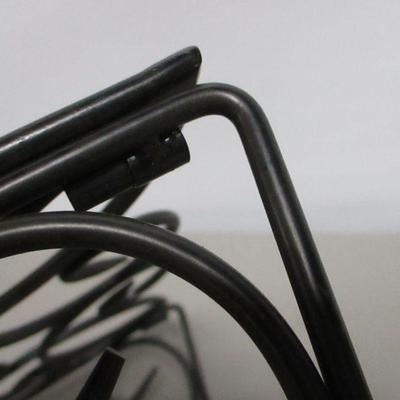 Lot 221 - Fine China - Glasses - Juicer - Rack