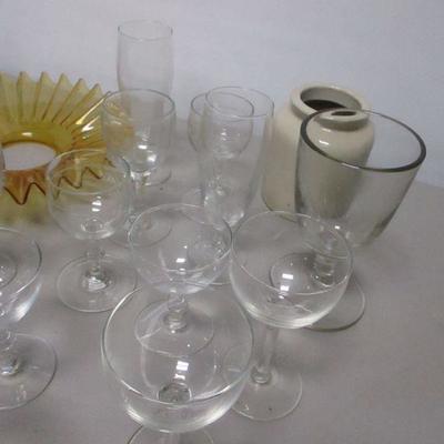 Lot 221 - Fine China - Glasses - Juicer - Rack