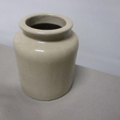 Lot 221 - Fine China - Glasses - Juicer - Rack