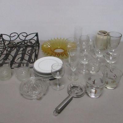 Lot 221 - Fine China - Glasses - Juicer - Rack