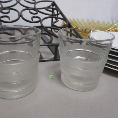 Lot 221 - Fine China - Glasses - Juicer - Rack