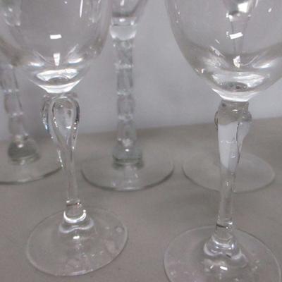 Lot 223 - Glassware 
