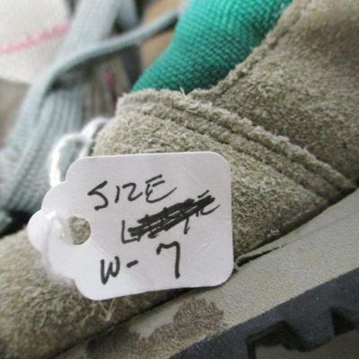 Lot 233 - Various Sizes & Styles Of Shoes