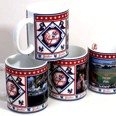 NY YANKEES Collector Mugs Set of 4 by Danbury Mint - Mint