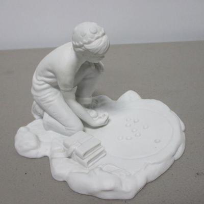 Lot 239 - Home Decor - Eskimo Art & Franklin Porcelain