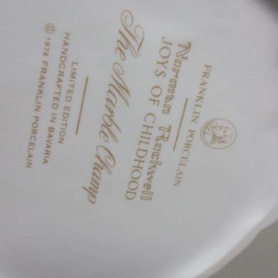 Lot 239 - Home Decor - Eskimo Art & Franklin Porcelain