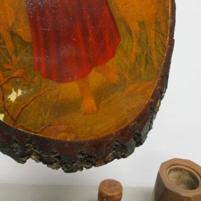 Lot 240 - Wooden Items - Totem Pole - Wooden Decorative Bird Vase 