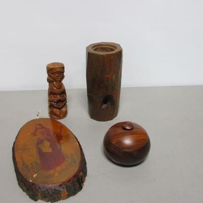 Lot 240 - Wooden Items - Totem Pole - Wooden Decorative Bird Vase 