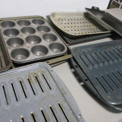 Lot 245 - Baking Items