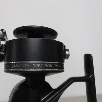 Lot 246 - Fishing Items - Zebco Omega 154 & Mitchel Reel