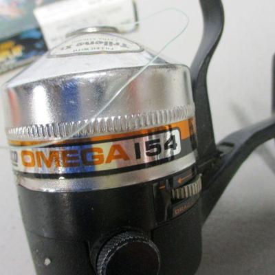 Lot 246 - Fishing Items - Zebco Omega 154 & Mitchel Reel