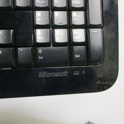 Lot 259 - Keyboards & Mouses